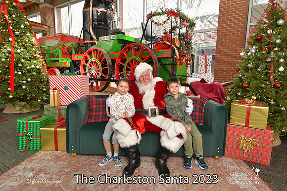 TheCharlestonSanta-12-22-23-3094