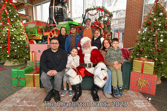 TheCharlestonSanta-12-22-23-3095