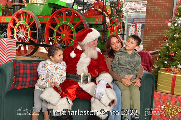 TheCharlestonSanta-12-22-23-3097