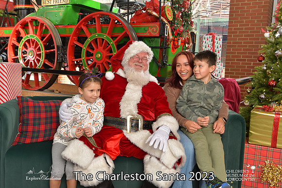 TheCharlestonSanta-12-22-23-3098