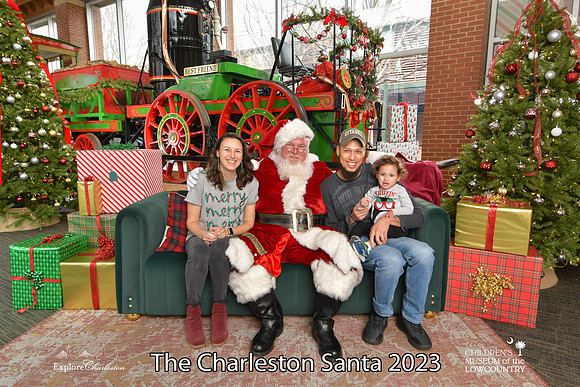 TheCharlestonSanta-12-22-23-3100