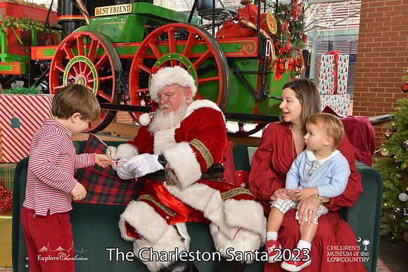 TheCharlestonSanta-12-22-23-3156