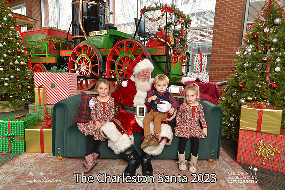 TheCharlestonSanta-12-22-23-3158