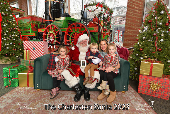 TheCharlestonSanta-12-22-23-3159