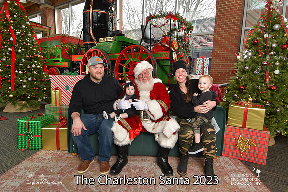 TheCharlestonSanta-12-22-23-2981