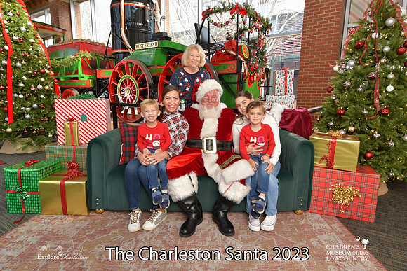 TheCharlestonSanta-12-22-23-3533