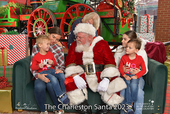 TheCharlestonSanta-12-22-23-3535