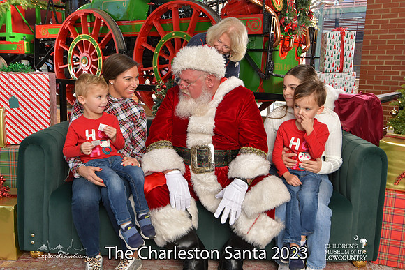 TheCharlestonSanta-12-22-23-3536