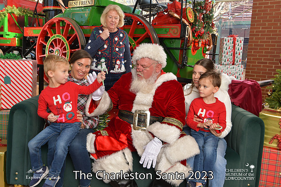 TheCharlestonSanta-12-22-23-3537