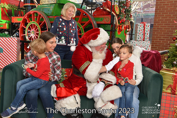 TheCharlestonSanta-12-22-23-3538
