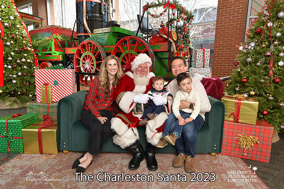 TheCharlestonSanta-12-22-23-3540