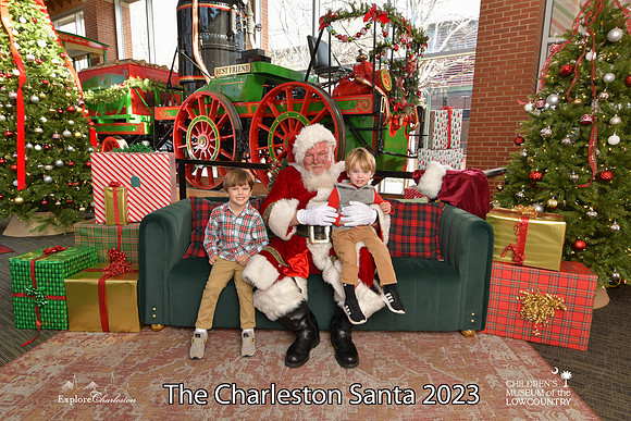 TheCharlestonSanta-12-22-23-3552