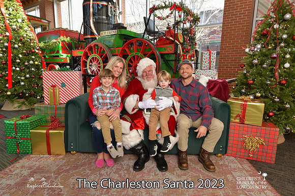 TheCharlestonSanta-12-22-23-3553