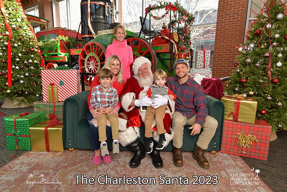 TheCharlestonSanta-12-22-23-3554