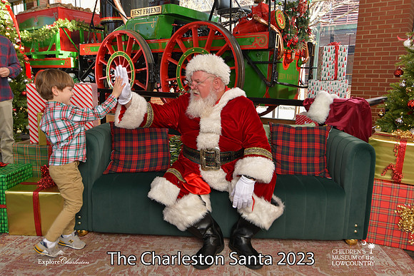 TheCharlestonSanta-12-22-23-3557