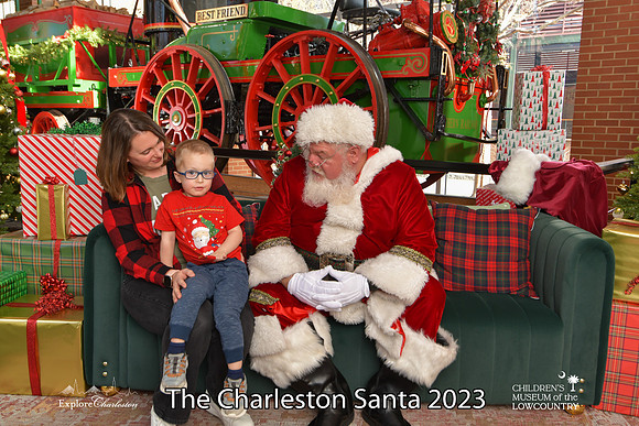 TheCharlestonSanta-12-22-23-3559