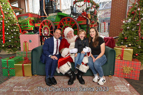 TheCharlestonSanta-12-22-23-3566