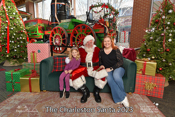 TheCharlestonSanta-12-22-23-3570