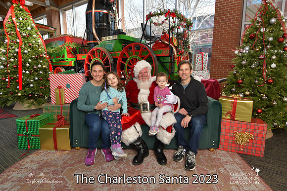 TheCharlestonSanta-12-22-23-3575