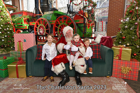 TheCharlestonSanta-12-22-23-3580