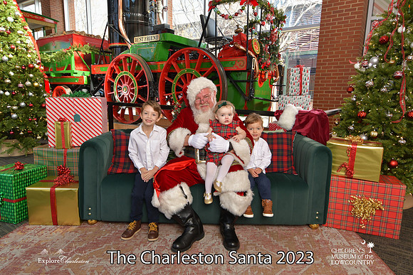 TheCharlestonSanta-12-22-23-3581