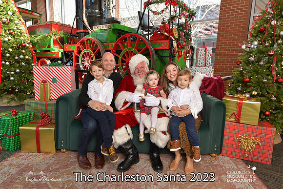 TheCharlestonSanta-12-22-23-3583