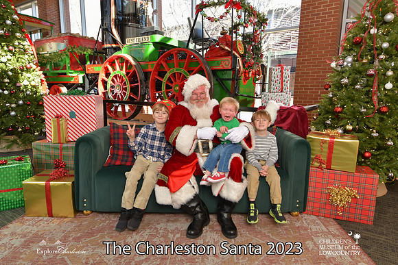 TheCharlestonSanta-12-22-23-3659
