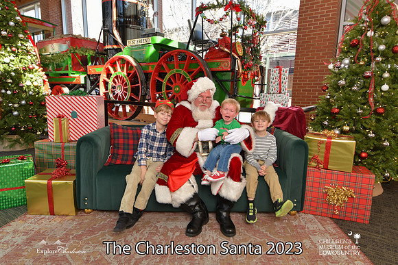 TheCharlestonSanta-12-22-23-3660