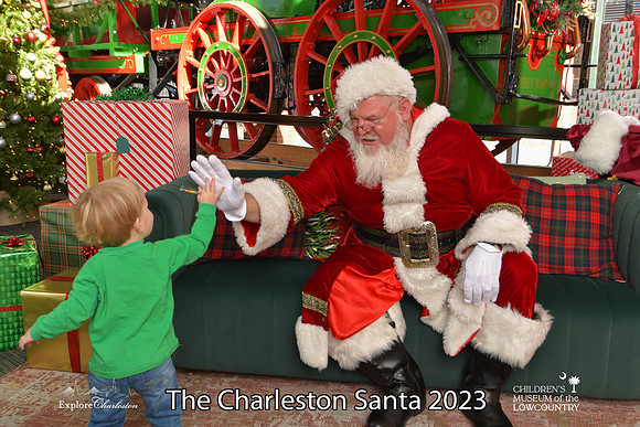 TheCharlestonSanta-12-22-23-3665