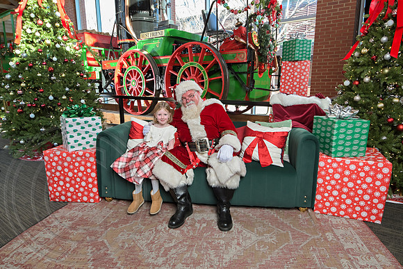 The Charleston Santa 2024-Dec22-3753