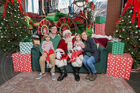 The Charleston Santa 2024-Dec21-3194