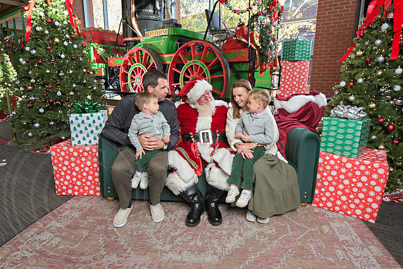 The Charleston Santa 2024-Dec1-0892