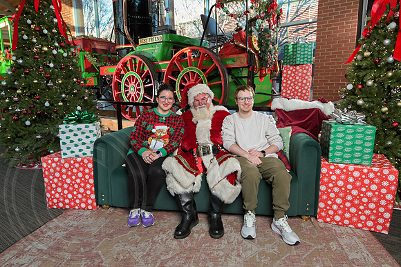 The Charleston Santa 2024-Dec22-4123