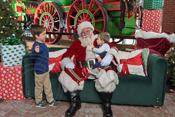 The Charleston Santa 2024-Dec22-3729