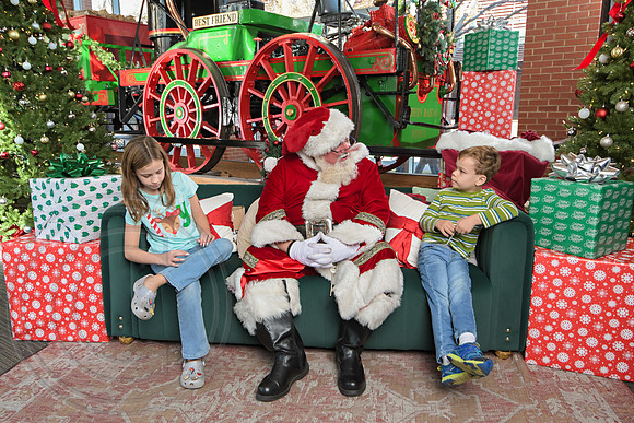 The Charleston Santa 2024-Dec15-3018