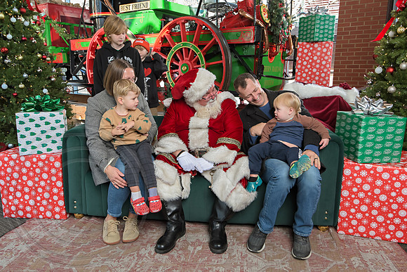 The Charleston Santa 2024-Dec22-3826