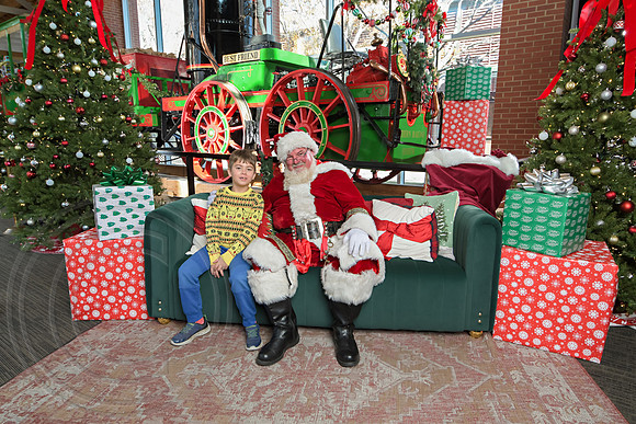 The Charleston Santa 2024-Dec14-2508