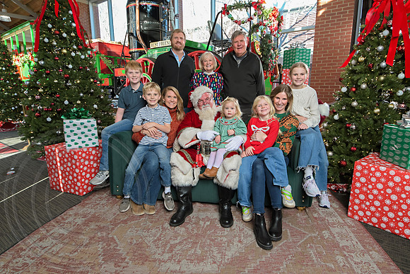 The Charleston Santa 2024-Dec22-3995