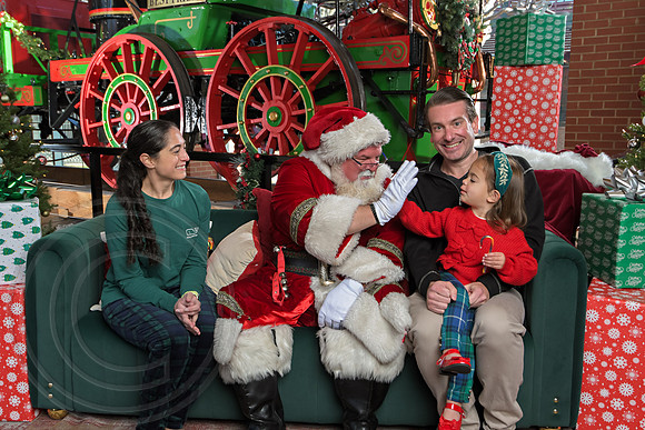 The Charleston Santa 2024-Dec21-3190
