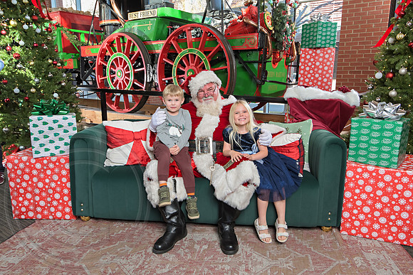 The Charleston Santa 2024-Dec15-3037
