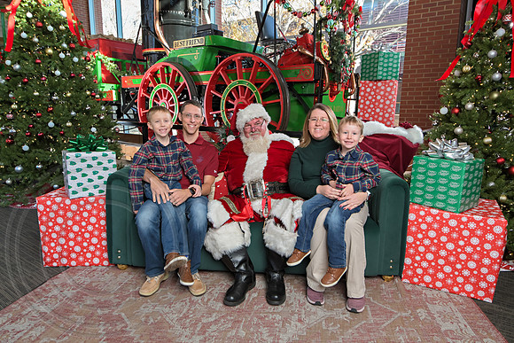 The Charleston Santa 2024-Dec14-2404