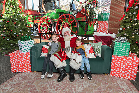 The Charleston Santa 2024-Dec15-2860