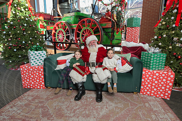 The Charleston Santa 2024-Dec22-3739