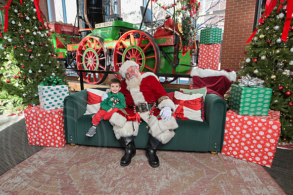 The Charleston Santa 2024-Dec22-3919