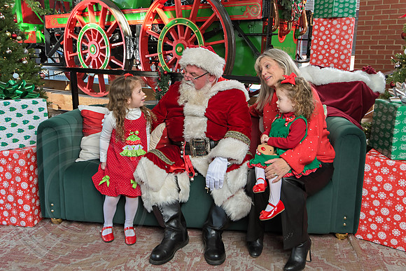 The Charleston Santa 2024-Dec22-3910