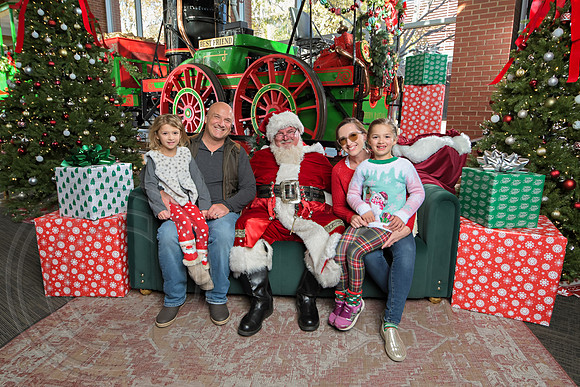 The Charleston Santa 2024-Dec7-1689