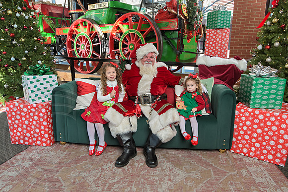 The Charleston Santa 2024-Dec22-3913