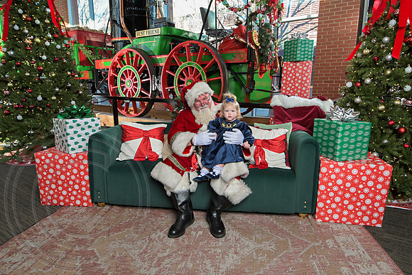 The Charleston Santa 2024-Dec22-4077