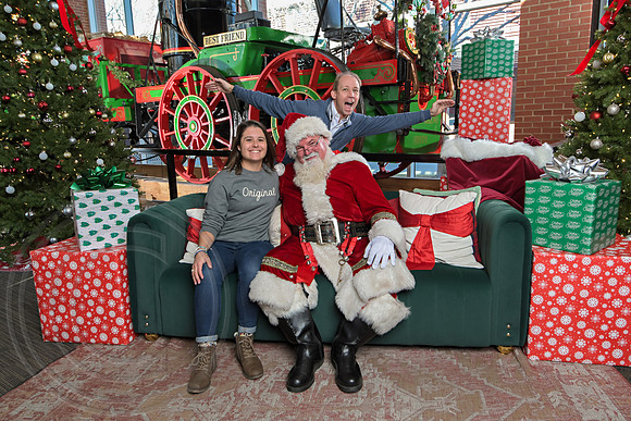 The Charleston Santa 2024-Dec22-4032