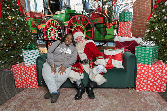 The Charleston Santa 2024-Dec22-4030